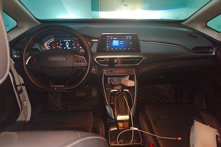 Used SAIC MAXUS G50 2019 1.5T Automatic Elite Edition China VI Standard Center Console