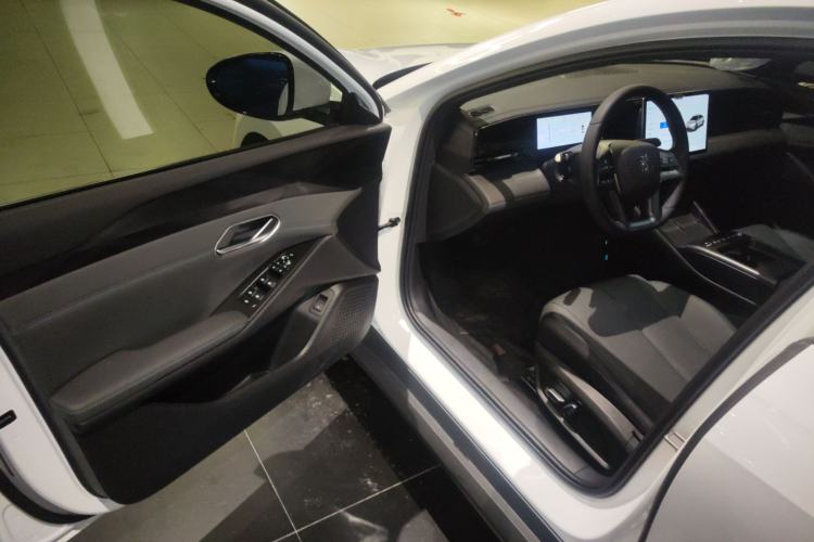 Used BYD Qin L 2025 EV 470KM Leading Edition Driver Seat