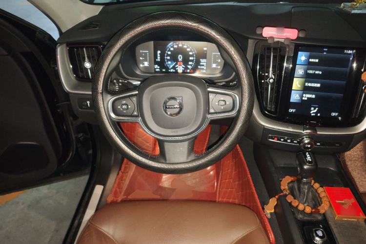 Used Volvo XC60 2021 T5 4x4 Smart Luxury Edition