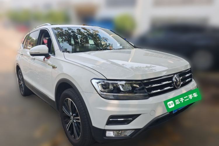 Used Volkswagen Tiguan L 2019 280TSI Automatic Two-Wheel Drive Panoramic Comfort Edition China V Standard Front Right 45 Deg