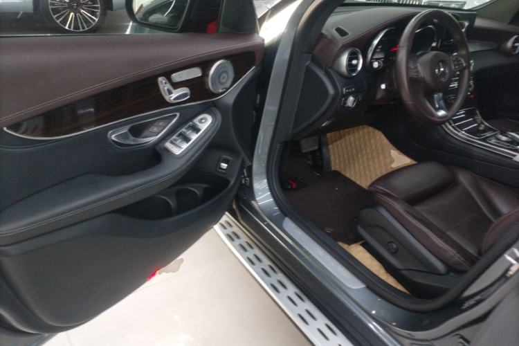 Used Mercedes-Benz GLC 2017 GLC 260 4MATIC Luxury Model