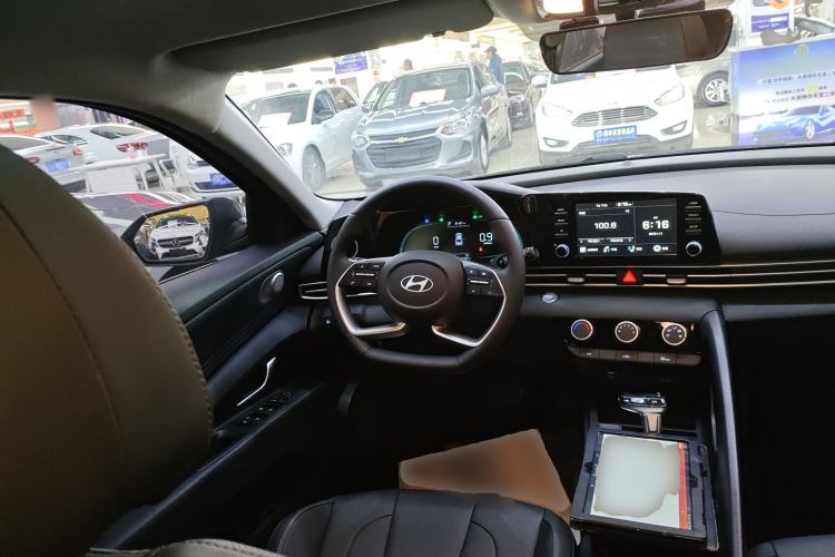 Used Hyundai Elantra 2023 1.5L CVT GLX Elite Edition Steering Wheel