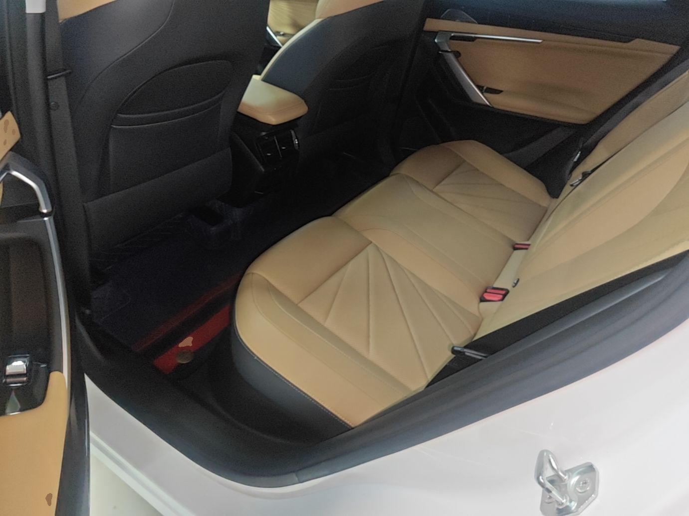 Geely Auto FX11 2023 2.0TD DCT Prestige Edition — снимка 20