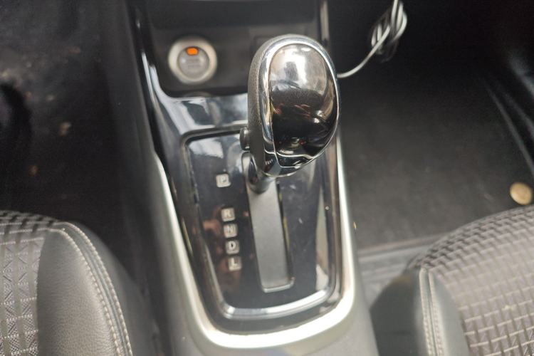 Used Nissan Tiida 2016 1.6L CVT Cool Dynamic Edition