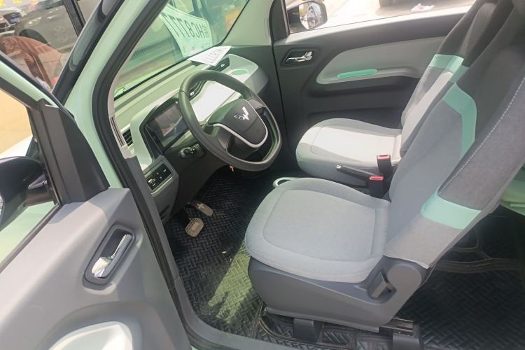 Used Wuling Hongguang MINIEV 2021 Macaron Sandwich Model 120 km Lithium Iron Phosphate Left Front Seat