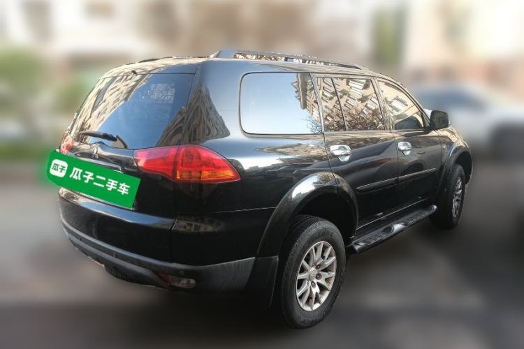 Used Mitsubishi Pajero Sport 2011 3.0L Luxury Navigation Edition