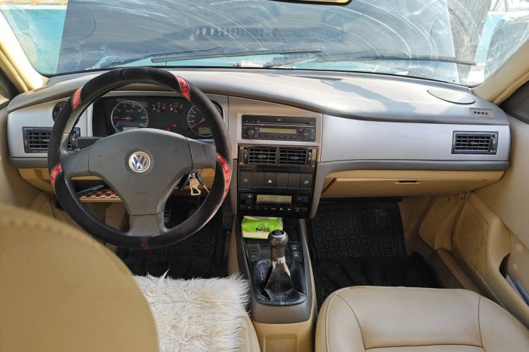 Used Volkswagen Santana Vista 2008 1.8L Manual Comfort Edition Center Console