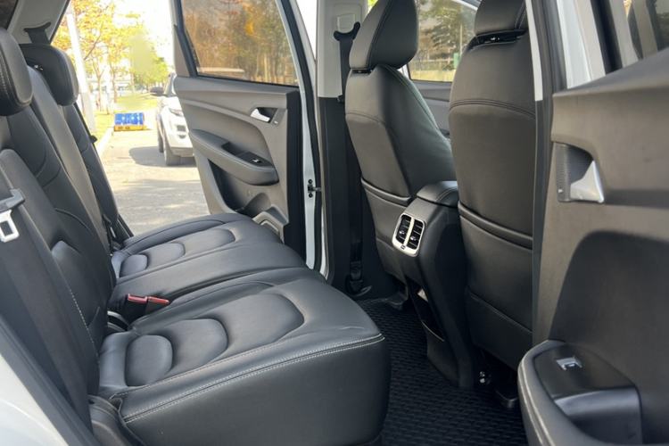 Used Baojun 530 2021 Global Car Anniversary Edition 1.5T CVT Luxury Model 7 Seats