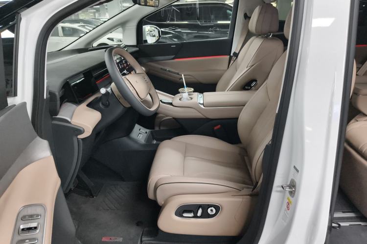 Used XPeng X9 2025 740 Ultra-Long Range Max
