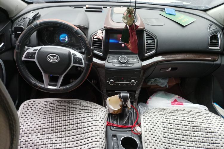 Used HYOSOW S6 2017 1.5T CVT Enjoyment Model Center Console