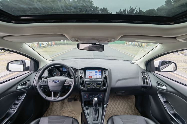 Used Ford Focus 2015 Hatchback 1.6L Automatic Fashion Edition Interior 3