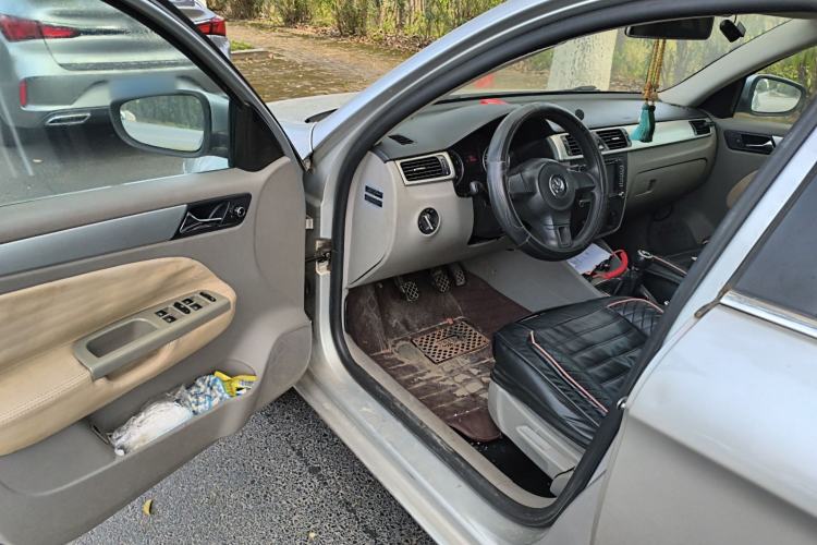 Used Volkswagen Bora 2011 1.6L Manual Fashion Edition
