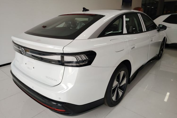 Used Volkswagen ID.7 VIZZION 2024 AIR model
