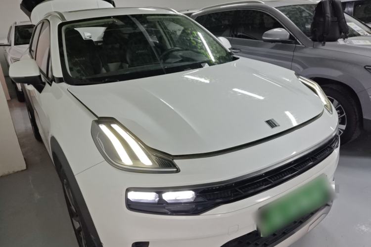 Used Lynk & Co 06 EM-P 2020 PHEV Plus Front Right 45 Deg