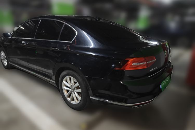 Used Volkswagen Magotan 2018 280TSI DSG Comfort Model
