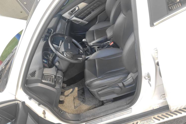 Used Haval H2 2016 Red Label 1.5T Manual Two-Wheel Drive Elite Model
