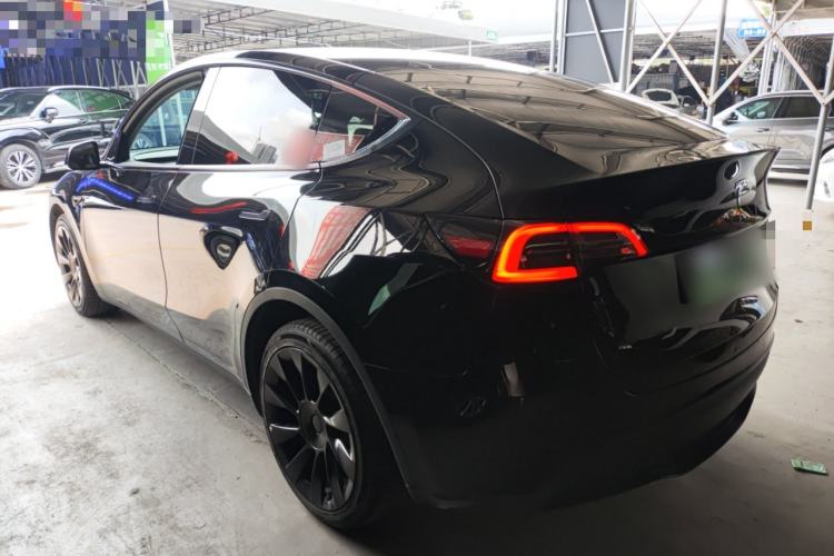 Used Tesla Model Y 2022 Long-Range All-Wheel-Drive Version Exterior 2