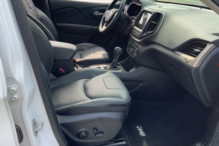 Used Jeep Cherokee 2016 2.4L Leading Smart Version