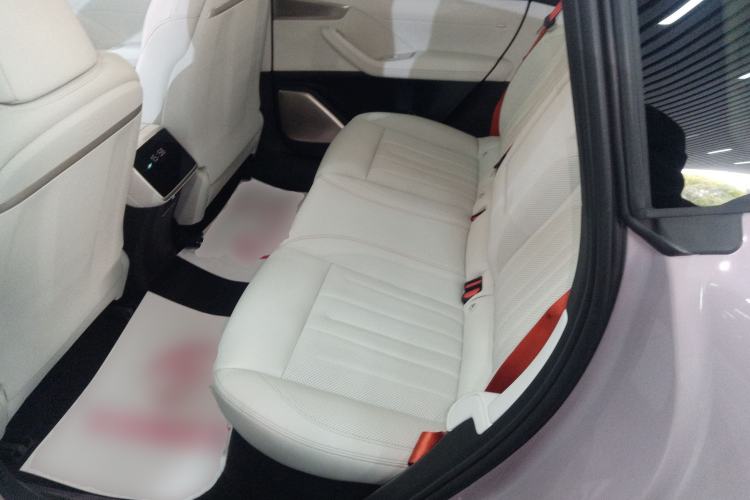 Used ONVO L60 2024 60 kWh Rear-Drive Version Left Rear Seat