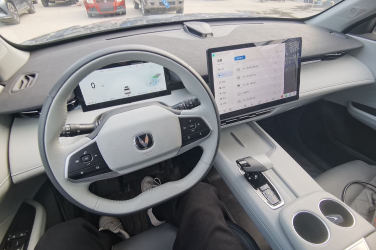 Used CHANGAN UNI-Z New Energy 2024 Blue Whale Smart Electric iDD 125km Beyond Edition Center Console