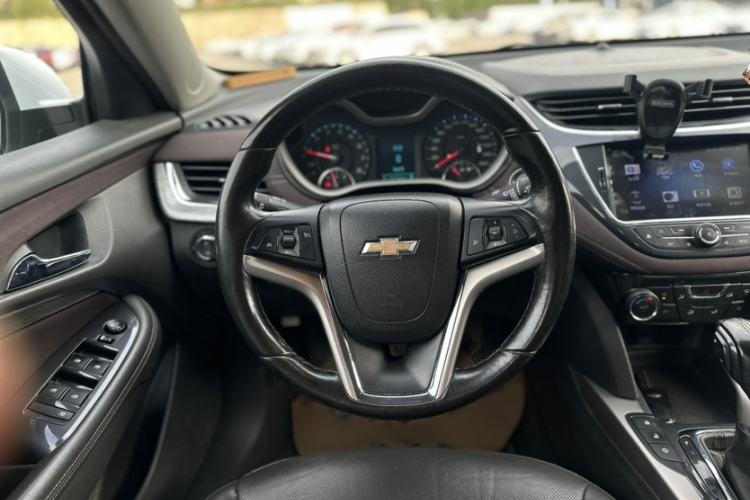 Used Chevrolet Malibu 2017 1.5T Automatic Luxury Edition Interior 2