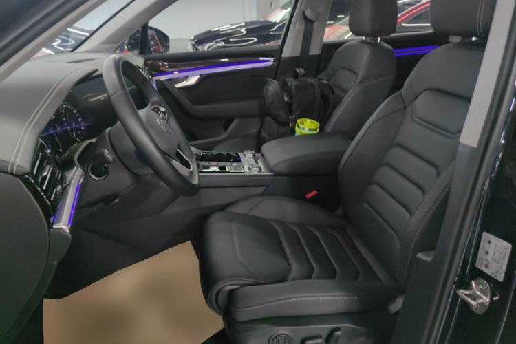 Used Volkswagen Touareg 2022 3.0 TSI Luxury Edition Black Diamond Sport Package