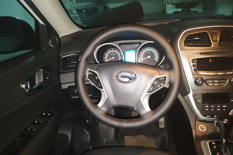 Used GAC Trumpchi GS5 2013 1.8T Automatic Two-Wheel Drive Luxury Edition Steering Wheel
