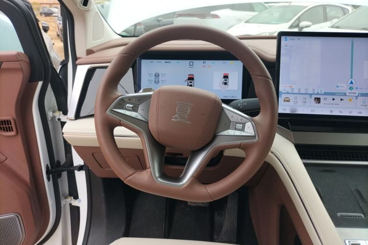 Used BYD Xia 2025 DM-i 1.5T 180km Excellence Model Steering Wheel