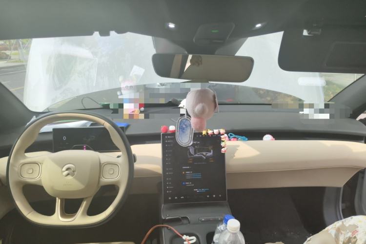 Used Nio ET5 2024 75 kWh Center Console