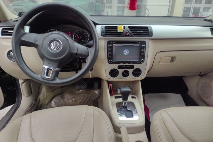 Used Volkswagen Bora 2011 1.6L Manual Fashion Edition
