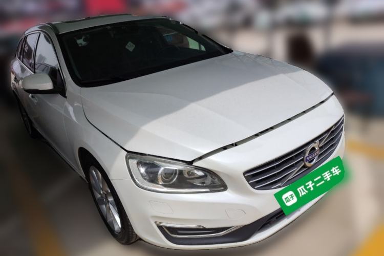 Used Volvo V60 2015 T5 Zhiyi Edition Front Right 45 Deg
