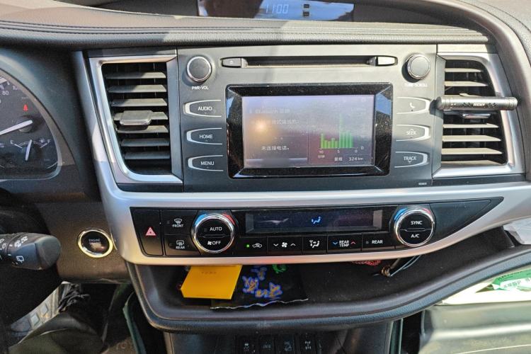 Used Toyota Highlander 2018 2.0T Four-Wheel Drive Luxury Version 7 Seats China VI Standard Audio And AC Panel