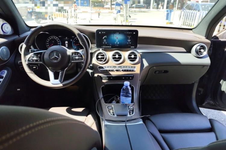 Used Mercedes-Benz GLC 2022 GLC 300 L 4MATIC Dynamic Edition Prestige Model Center Console