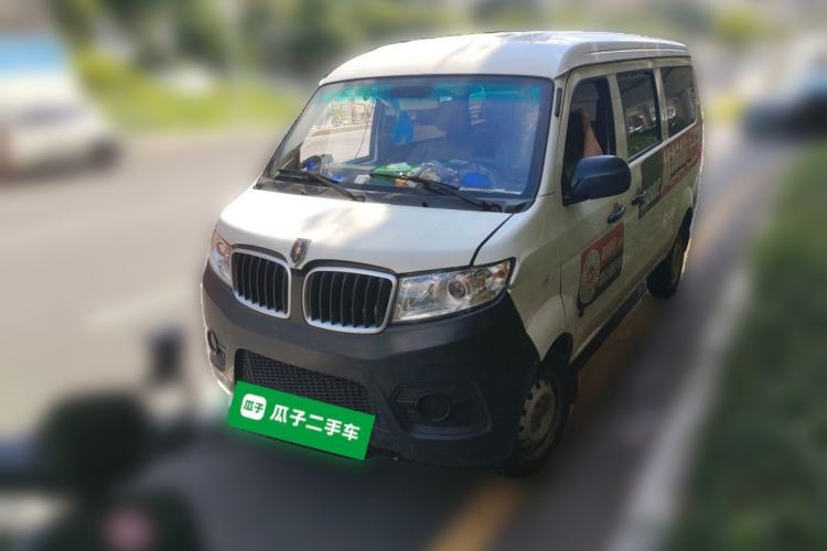Used Jinbei Hiace X30 2023 1.5L Wealthy-Style Passenger Van 5/6/7-Seater Non-Air-Conditioned Version SWC15M