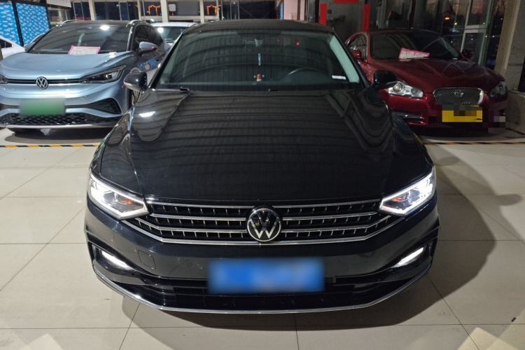 Used Volkswagen Magotan 2023 2 Million Units Limited Edition 330TSI DSG Leading Version
