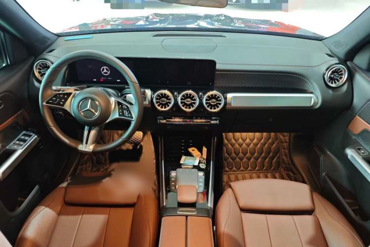 Used Mercedes-Benz GLB 2024 GLB 220 Fashion Model Interior 1