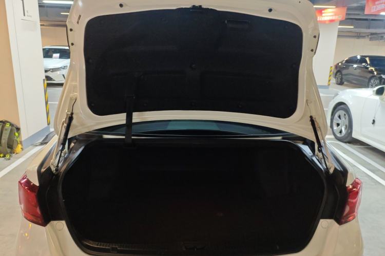 Used Toyota Crown 2015 2.0T Fashion Edition
