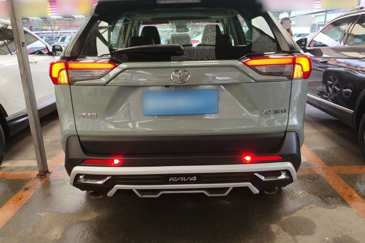 Used Toyota RAV4 2020 2.0L CVT Two-Wheel Drive Fashion Edition Rear