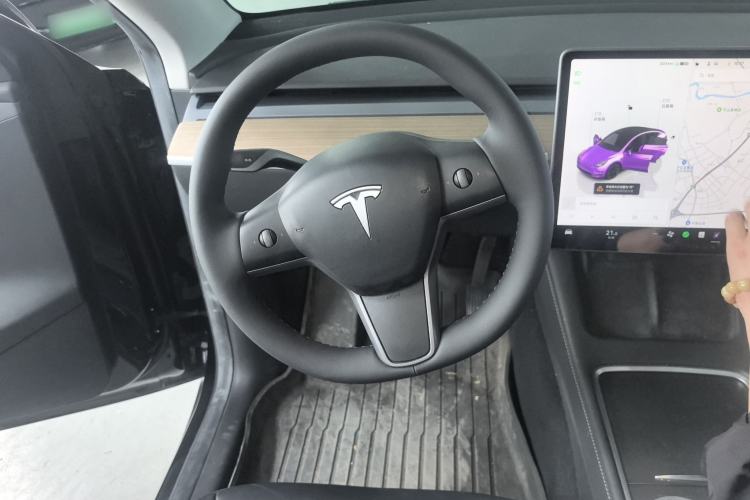 Used Tesla Model Y 2022 Long-Range All-Wheel-Drive Version

