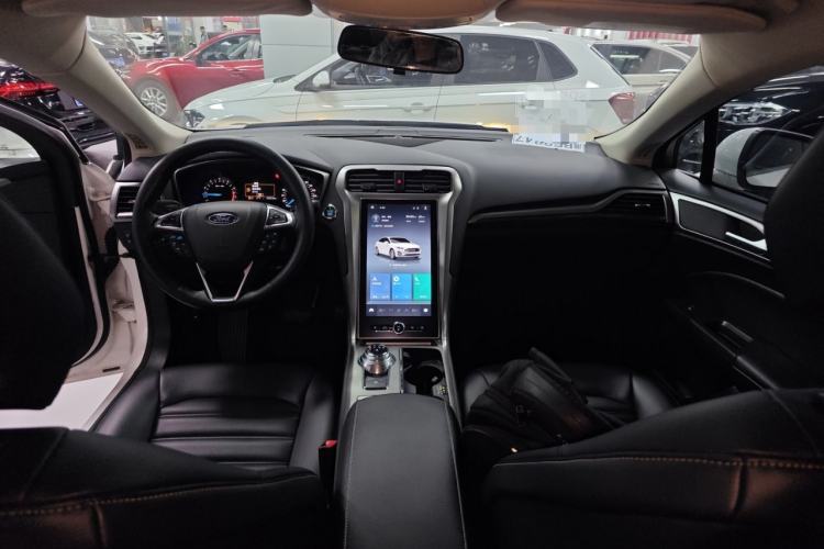 Used Ford Mondeo 2020 EcoBoost 180 Stylish Model Center Console