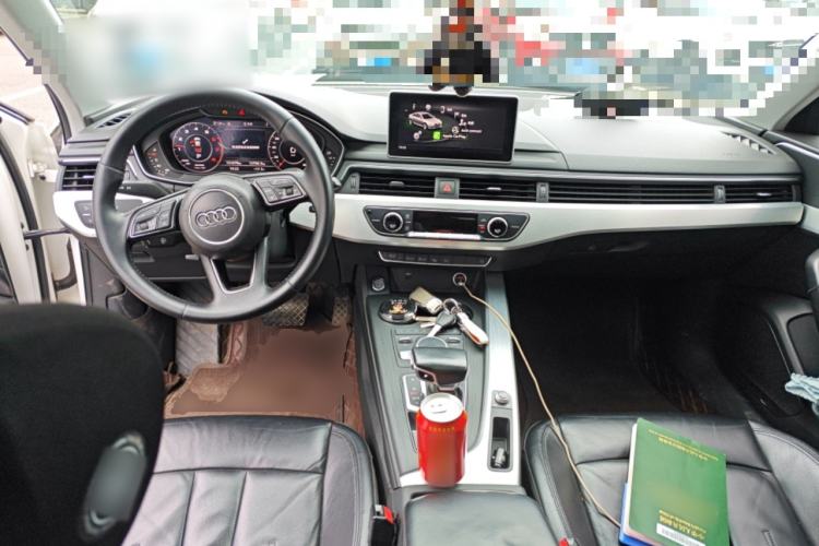 Used Audi A4L 2019 40 TFSI Fashion Edition China VI Emission Standard Center Console