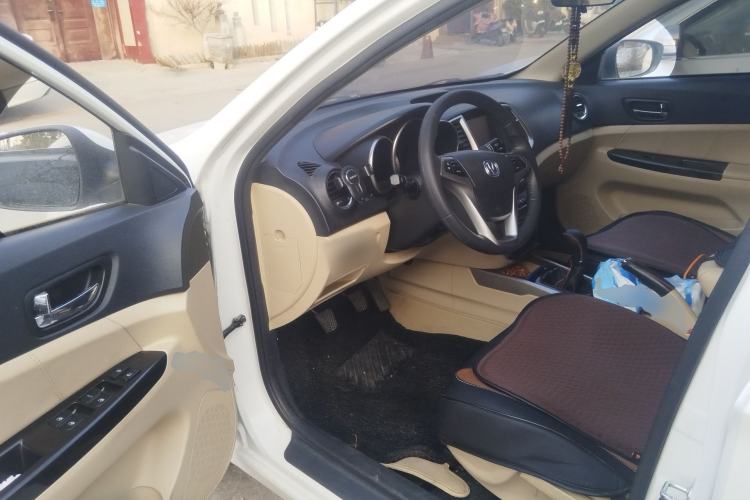 Used CHANGAN Eado 2015 1.6L Manual Luxury Model China V Standard