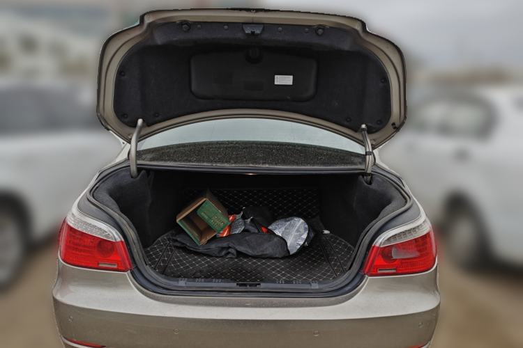 Used BMW 5 Series 2009 523Li Standard Model
