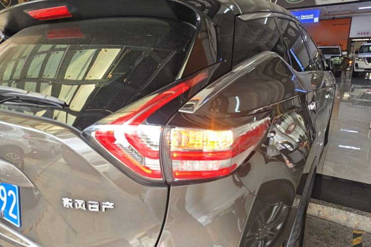 Used Nissan Murano 2019 2.5L XL Two-Wheel Drive Smart Connect Luxury Edition China VI Standard Exterior 3