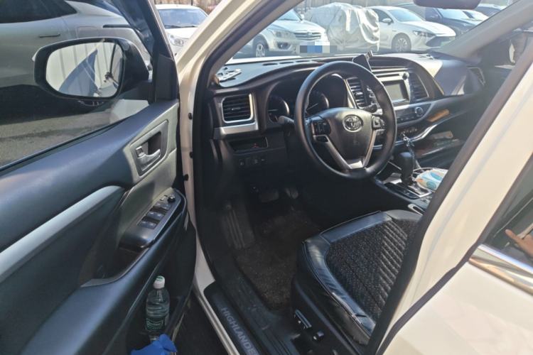 Used Toyota Highlander 2018 2.0T Four-Wheel Drive Luxury Edition 7 Seats China V Emission Standard
