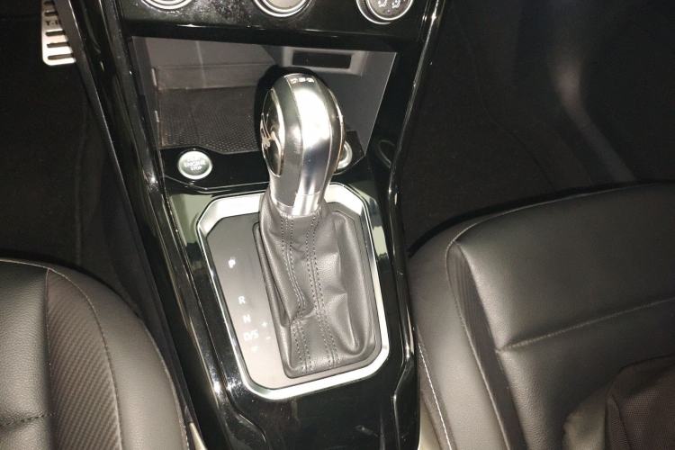 Used Volkswagen T-ROC 2019 280TSI DSG Two-Wheel Drive Comfort Version China V Emission Standard