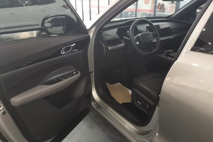 Used CHANGAN OSHAN Z6 2022 Blue Whale 1.5T DCT Smart Edition Urban Version Driver Seat