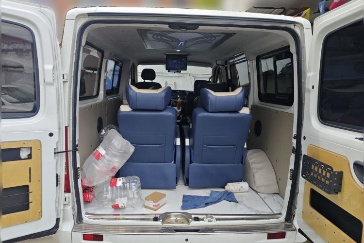 Used SAIC MAXUS Xintu V80 2024 Aotong Value Edition 6AMT Short Wheelbase Ultra-Low Roof 127 Ps 5/6 Seats Trunk