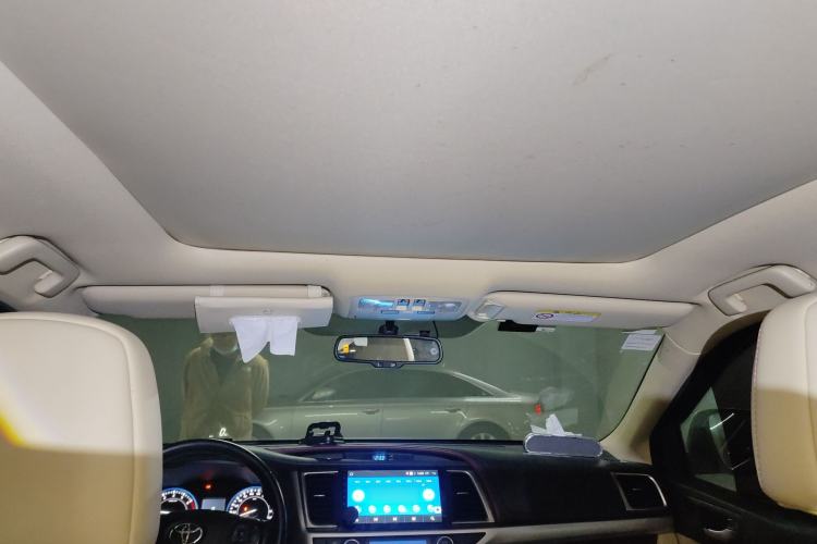 Used Toyota Highlander 2017 2.0T Four-Wheel Drive Luxury Edition 7 Seats