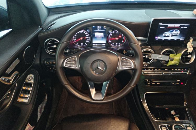 Used Mercedes-Benz GLC 2017 GLC 260 4MATIC Luxury Model